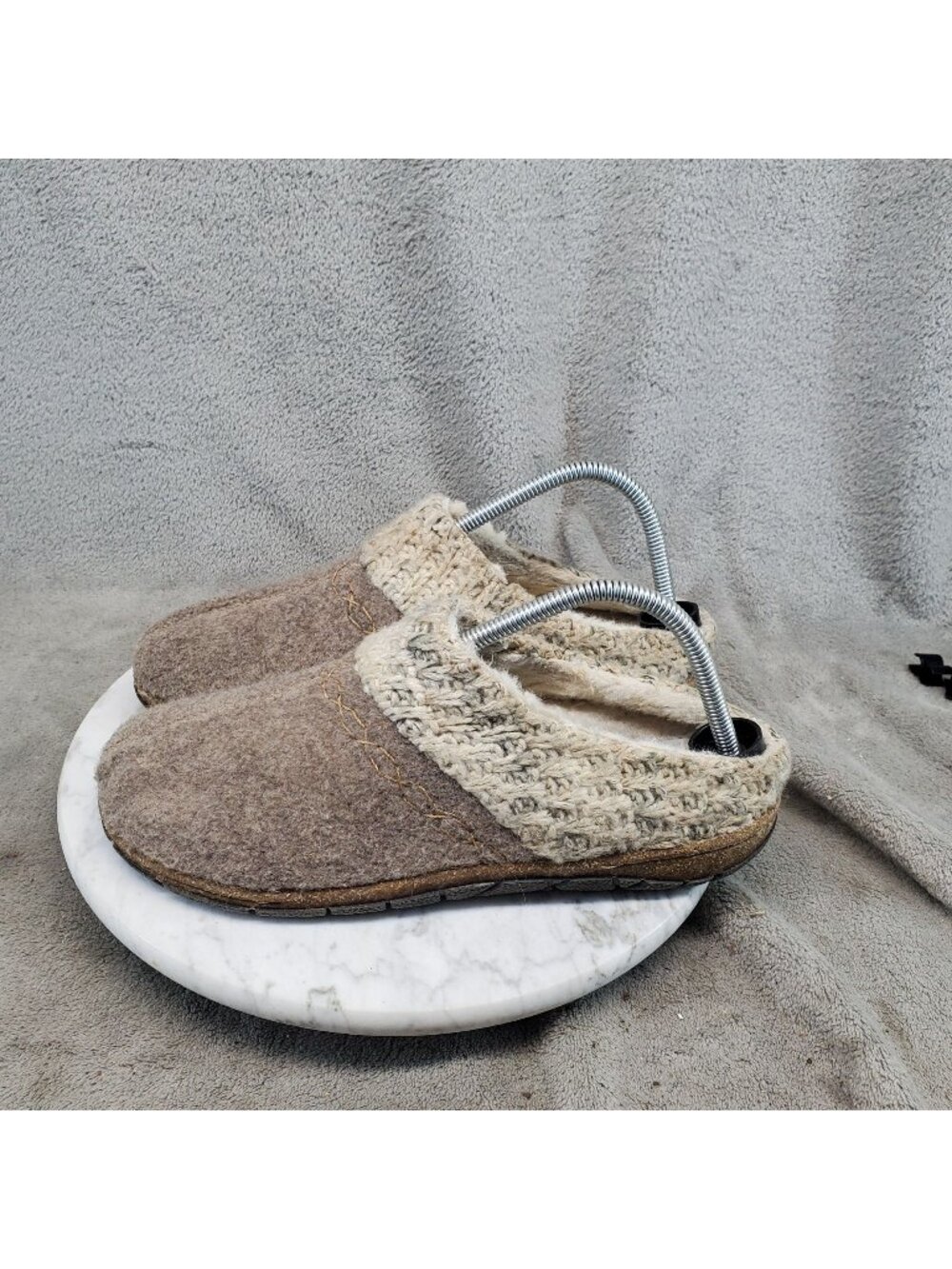 Earth Origins Shoes Womens Size 9.5 Elana Tan Textile Faux Fur Slippers *Read*